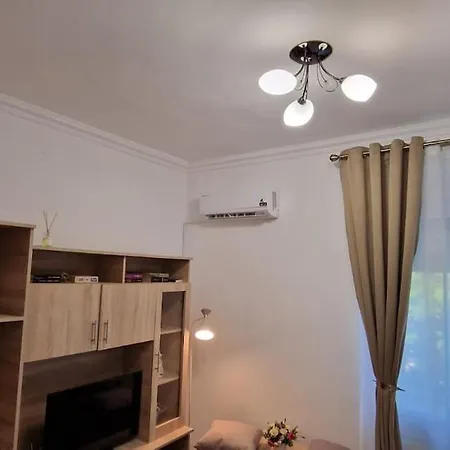 Little And Cozy Breakfast Included *